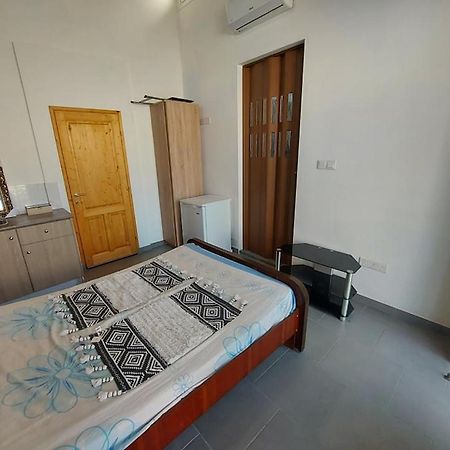 Anna Guesthouse 10 Min Walk From The Beach Larnaca Buitenkant foto
