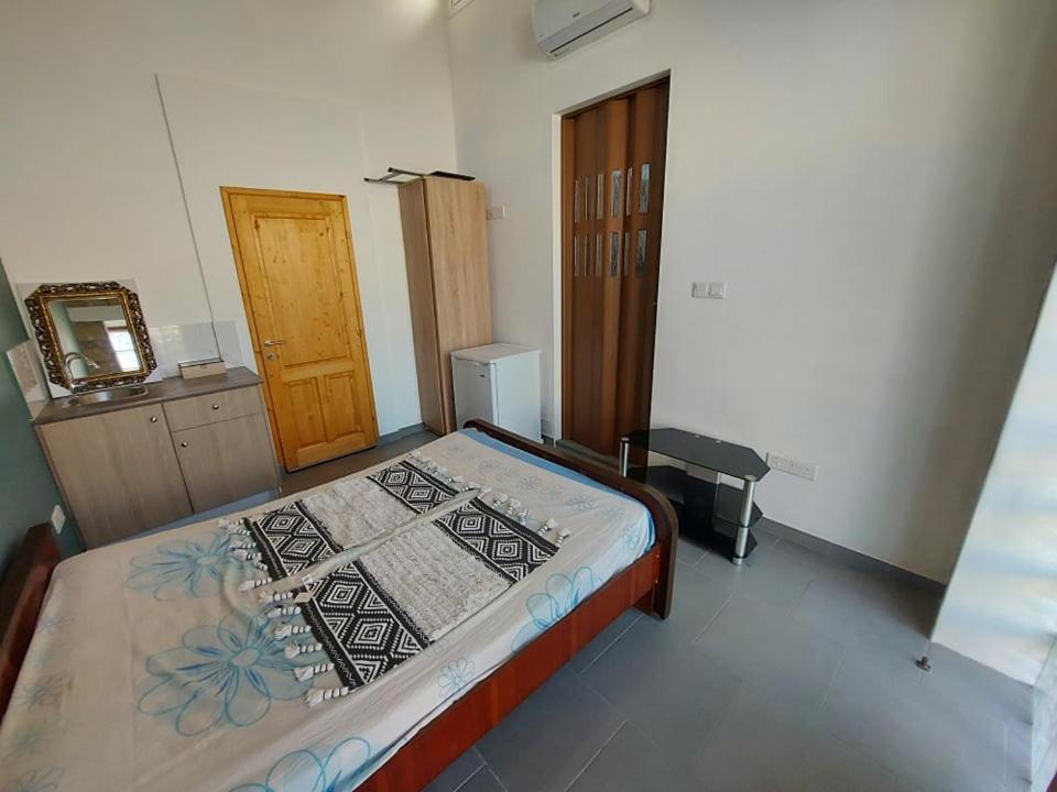 Anna Guesthouse 10 Min Walk From The Beach Larnaca Buitenkant foto
